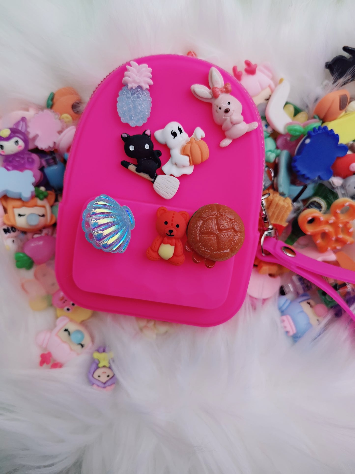 【Fulfill bag charms 】custom pick charms to fulfill the bag